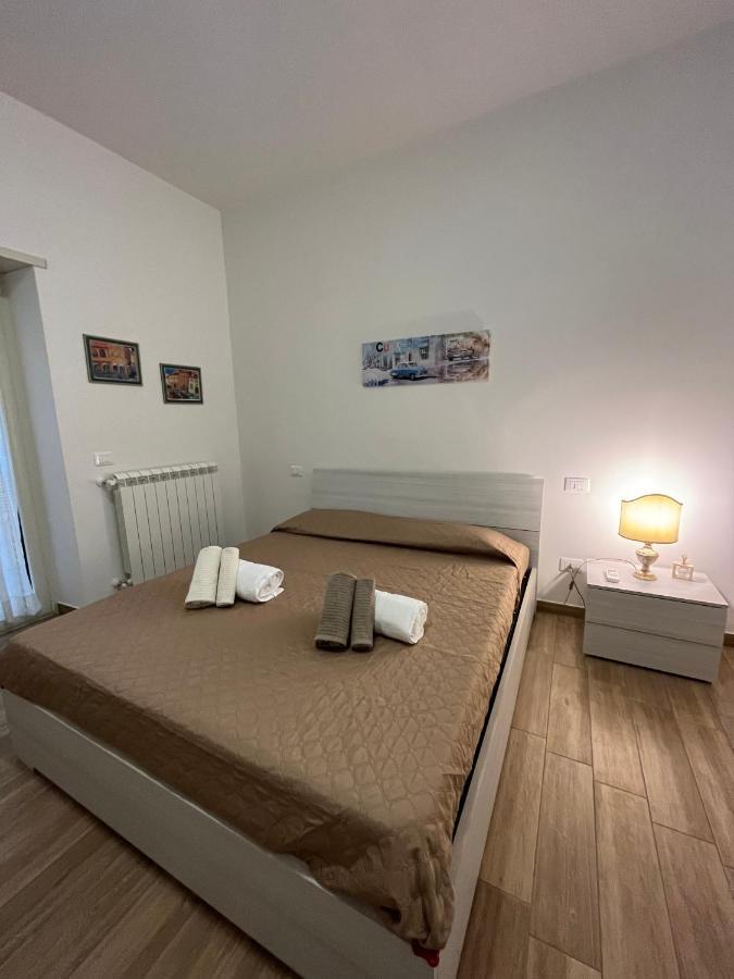 Bed&Breakfast Del Viaggiatore Fondi Εξωτερικό φωτογραφία