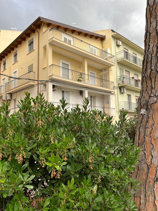 Bed&Breakfast Del Viaggiatore Fondi Εξωτερικό φωτογραφία